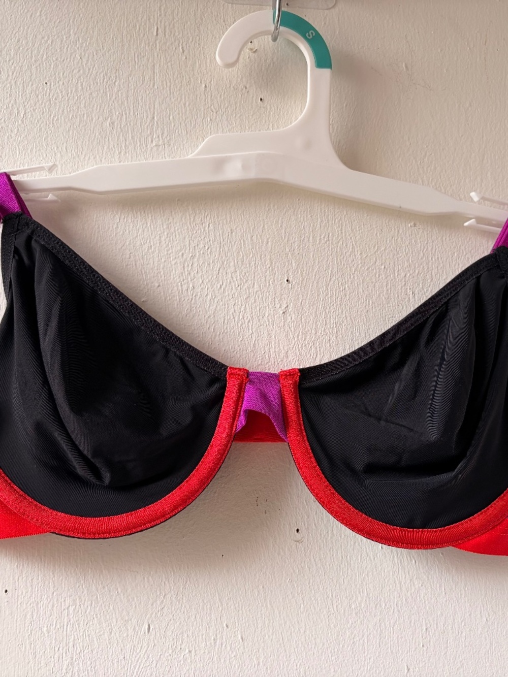 New parade bra size S